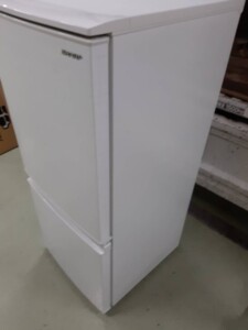 シャープ 137L 2ドア冷凍冷蔵庫 SJ-D14F-W 2020