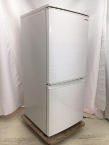 シャープ　冷凍冷蔵庫　SJ-D14E-W