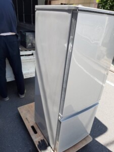 シャープ 2ドア冷蔵庫 SJ-D17B-S 2016