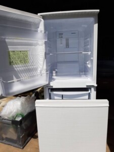 SHARP(シャープ)137L 2ドア冷凍冷蔵庫 SJ-D14F-W 2020