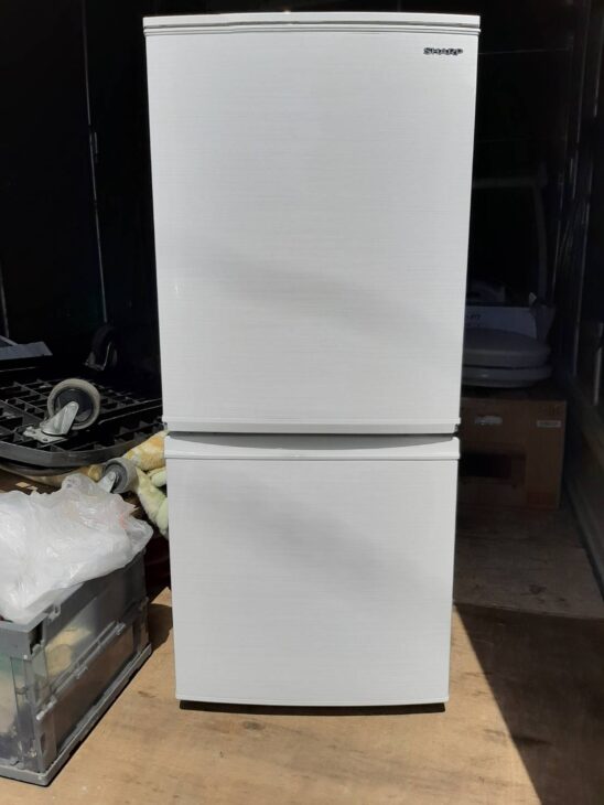 SHARP（シャープ）137L　2ドア冷凍冷蔵庫　SJ-D14F-W 2020
