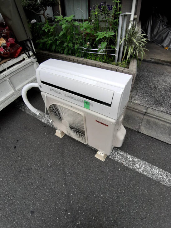 東芝　ルームエアコン　RAS-F281M