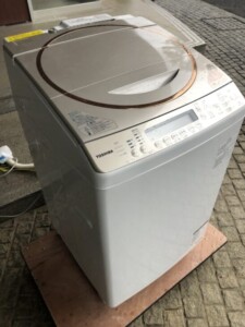TOSHIBA（東芝）　9.0キロ　全自動洗濯機　AW-9SV3M 2015