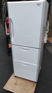 HITACHI（日立）　265L　3ドア冷凍冷蔵庫　R-27DS　2013年製