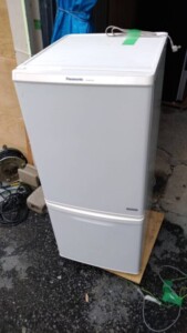 Panasonic(パナソニック) 138L 2ドア冷凍冷蔵庫 NR-B149W 2016年製