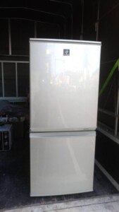 SHARP(シャープ)137L 2ドア冷蔵庫 SJ-PD14X-N 2013年製