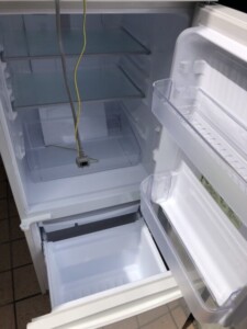 SHARP(シャープ) 137L 2ドア冷蔵庫 SJ-D14E-W 2019年製