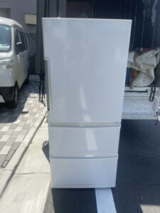 AQUA（アクア） 272L　３ドア冷蔵庫　AQR-271E-W 2016年製