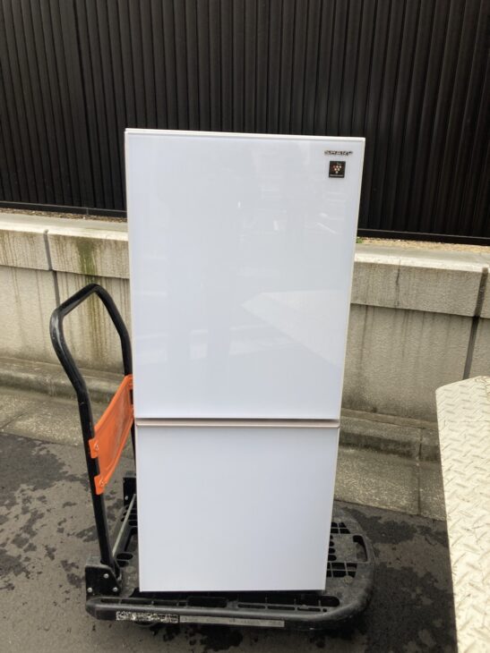 SHARP（シャープ）137L 2ドア冷蔵庫 SJ-GD14E-W 2019年製