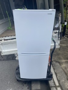 IRIS OHYAMA（アイリスオーヤマ）142L 2ドア冷凍冷蔵庫 IRSD-14A 2020年製