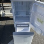 SHARP（シャープ）137L 2ドア冷蔵庫 SJ-14E5-KW 2018年製