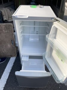 Panasonic(パナソニック)138L 2ドア冷蔵庫 NR-B149W-S 2017年製