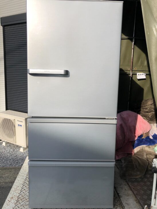 埼玉県ふじみ野市にてアクア3ドア冷蔵庫AQR-27G2(S) 2019年製をお売り頂きました。