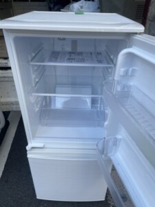 SHARP(シャープ)137L 2ドア冷蔵庫 SJ-D14F-W 2020年製