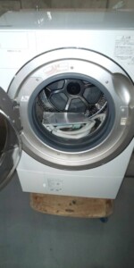 TOSHIBA(東芝)11.0㎏ ドラム式洗濯乾燥機 TW-117X3L 2016年製