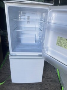 SHARP(シャープ)137L 2ドア冷蔵庫 SJ-D14F-W 2020年製