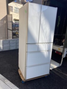 HITACHI(日立)615L 6ドア冷蔵庫 R-XG6200H(XW) 2017年製