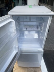 SHARP(シャープ)137L 2ドア冷蔵庫 SJ-D14E-S 2019年製