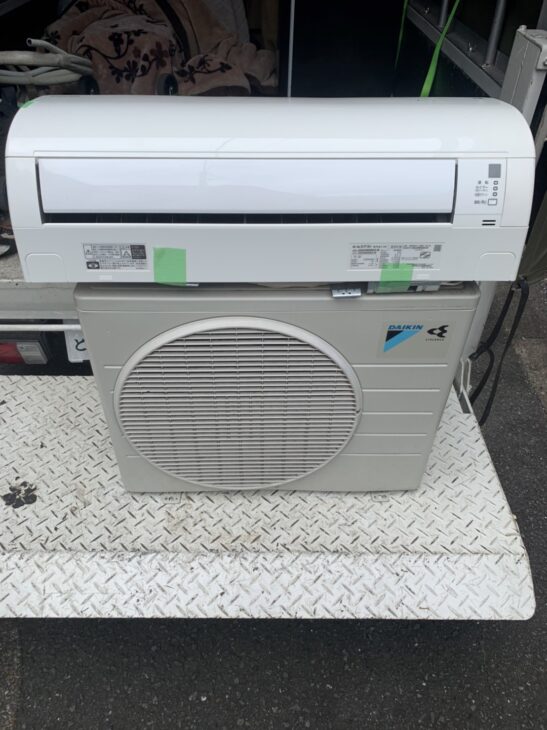 DAIKIN(ダイキン) 2.2kwルームエアコン AN22WEBKS-W 2019年製