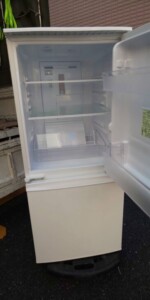 SHARP(シャープ)137L 2ドア冷蔵庫 SJ-D14FJ-W 2020年製