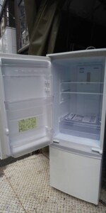 SHARP(シャープ)167L 2ドア冷蔵庫 SJ-17E5-KW 2017年製