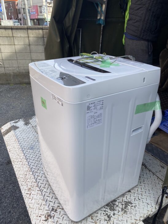 足立区にてシャープ製の全自動洗濯機 ES-GE6E 2021年製をお売り頂きました。
