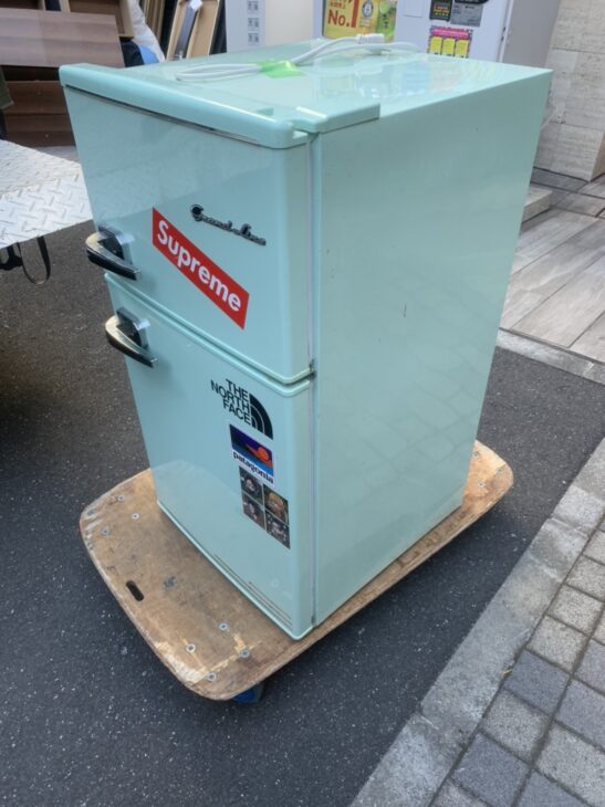 A-Stage　ARD-90LB　レトロ風　２ドア冷蔵庫『美品中古』85L 2018年 　【リサイクルショップサルフ】 新宿区】A-stage 2ドア冷蔵庫 ARD-90LG 2018年製を 無料引取 ｜出張買取MAX