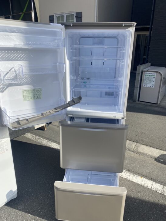 埼玉県蕨市にてSHARP 3ドア冷蔵庫SJ-W353G-N 2021年製 ｜出張買取MAX