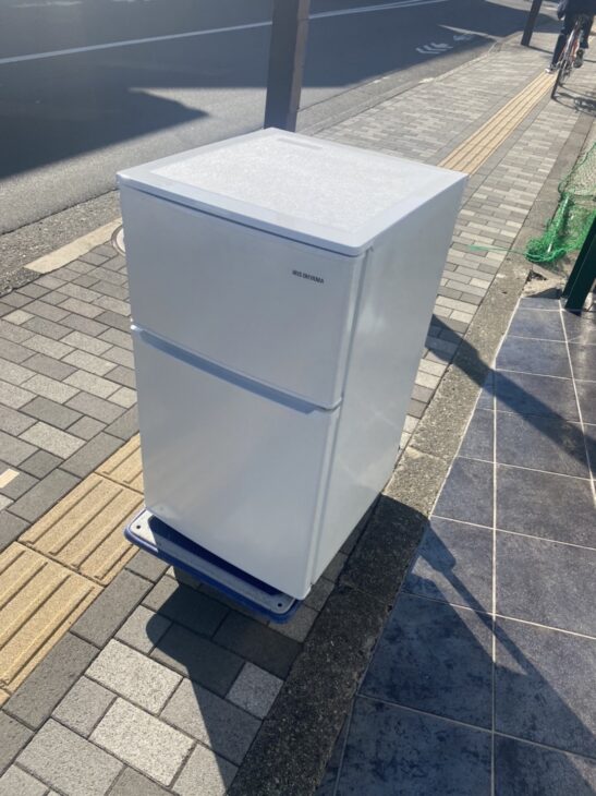 IRIS OHYAMA( アイリスオーヤマ) 90L 2ドア冷凍冷蔵庫 IRSD-9B-W 2021年製