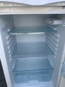 Abitelax(アビテラックス)138L 2ドア冷凍冷蔵庫 AR-143E 2020年製