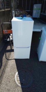 ③YAMADA(ヤマダ)117L 2ドア冷凍冷蔵庫 YRZ-C12HI 2020年製