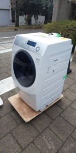 SHARP(シャープ)10.0㎏ ドラム式洗濯乾燥機 ES-H10D-WR 2019年製