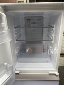 SHARP(シャープ)137L 2ドア冷蔵庫 SJ-GD14E-W 2019年製