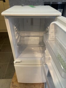 SHARP(シャープ) 137L 2ドア冷蔵庫 SJ-D14E-W 2019年製