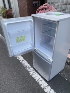 SHARP(シャープ) 137L 2ドア冷蔵庫 SJ-D14F-S 2020年製