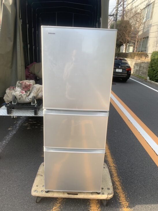 【東京都目黒区】冷蔵庫を出張査定し、無料でお引き取りしました。