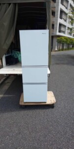 Hisense(ハイセンス)282L 3ドア冷凍冷蔵庫 HR-D2801W 2020年製