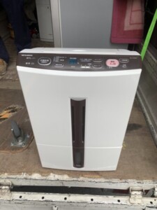 MITSUBISHI(三菱) 衣類乾燥除湿機 MJ-S100D-T 2009年製