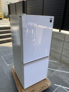 SHARP(シャープ)137L 2ドア冷蔵庫 SJ-GD14E-W 2018年製