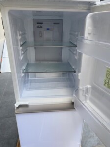 SHARP(シャープ)137L 2ドア冷蔵庫 SJ-GD14E-W 2018年製