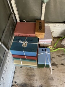 箱ギフトやマグカップ等の生活雑貨類