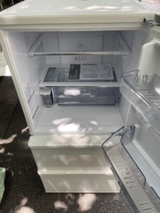 AQUA(アクア)238L 3ドア冷蔵庫 AQR-SV24HBK(W) 2021年製