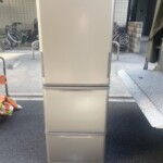 シャープ 350L 3ドア冷凍冷蔵庫 SJ-W353G-Nの出張査定で、足立区へ行ってきました。