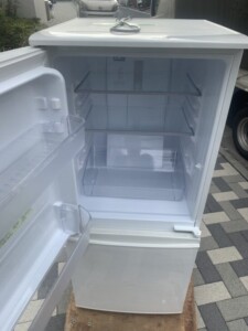 SHARP(シャープ) 137L 2ドア冷蔵庫 SJ-D14D-W 2018年製