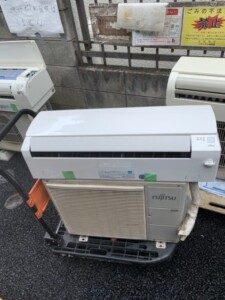 FUJITSU(富士通) 2.2kwルームエアコン AS-J22E-W 2015年製