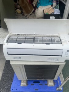 DAIKIN(ダイキン)2.2kW ルームエアコン F22UTES-W 2018年製