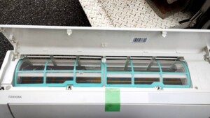 TOSHIBA(東芝)2.2kW ルームエアコン RAS-F221P(W) 2020年製