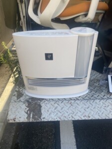 SHARP(シャープ)加湿セラミックファンヒーター XH-H120-W 2018年製