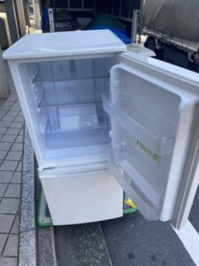 SHARP(シャープ)137L 2ドア冷蔵庫 SJ-D14E-W 2018年製