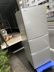 TOSHIBA(東芝)330L 3ドア冷蔵庫 GR-H34S(S) 2016年製